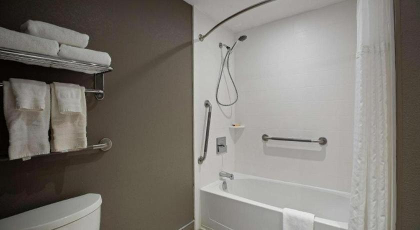 Hotel Western Executive Toronto