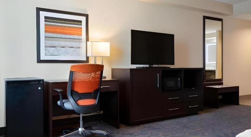 Western Executive Hotel 3*
