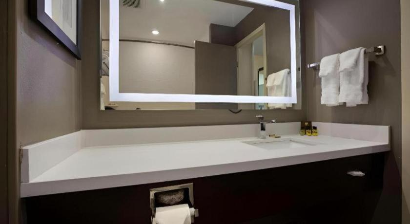 Western Executive Hotel Toronto