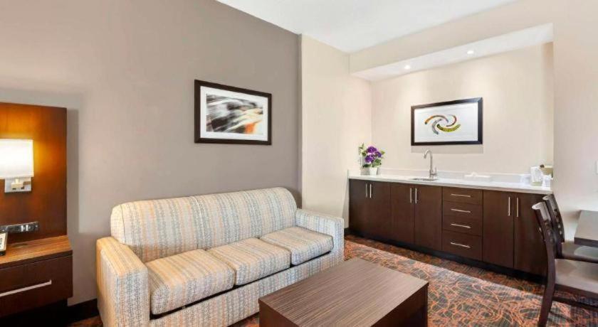 Hotel Western Executive Toronto